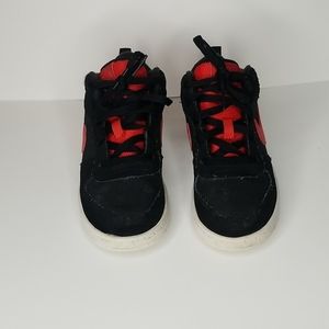 NIKE BLACK/RED BOYS SHOES